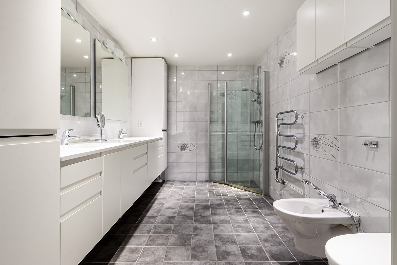 Jak wyczyścić uszczelki w kabinie prysznicowej bez wysiłku?